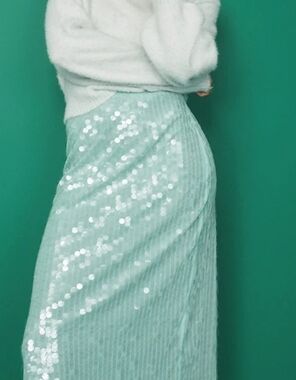 M • Old Navy • High-Waisted Sequin Midi Pencil Skirt